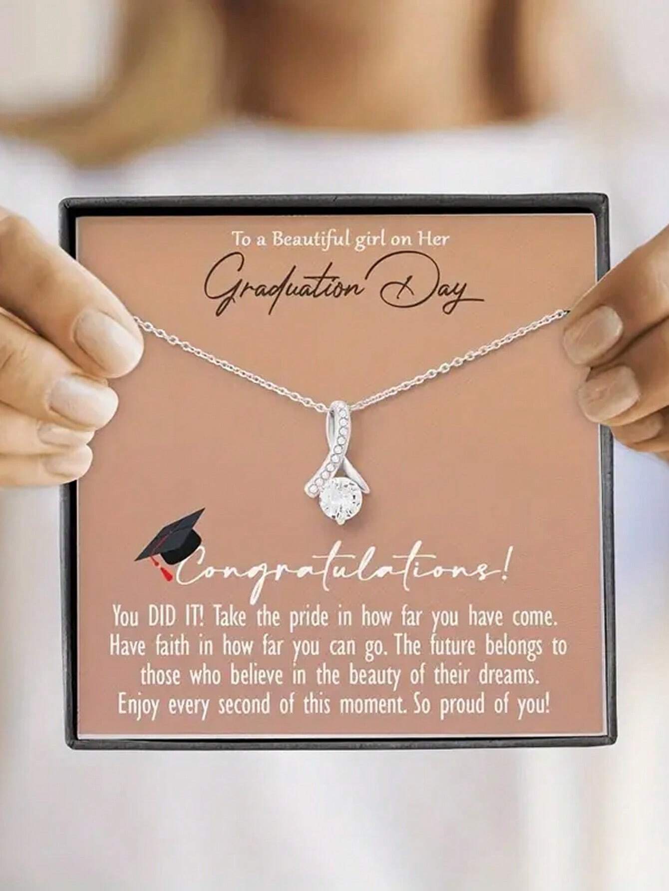 HOTNICE Collar de graduación como regalo para su hija, joyería de graduación, regalo de graduación para su hija, regalo de graduación para ella o para su hermana, regalos sentimentales