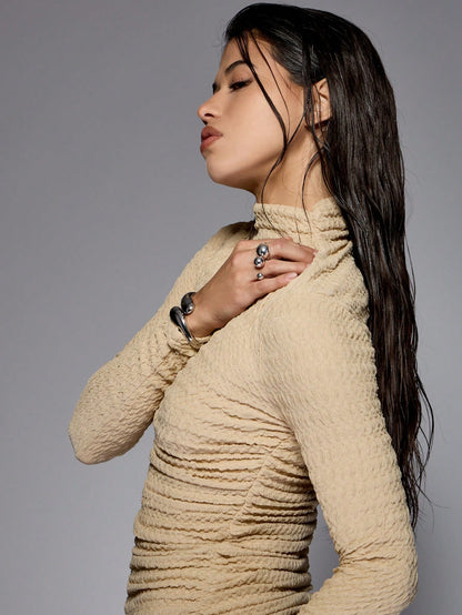 MISSGUIDED Vestido mini ajustado de cuello alto con textura