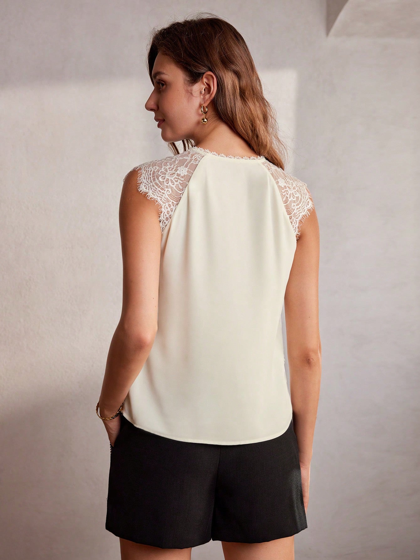 MOTF Classy Blusa elegante con encaje de contraste y escote de cerradura