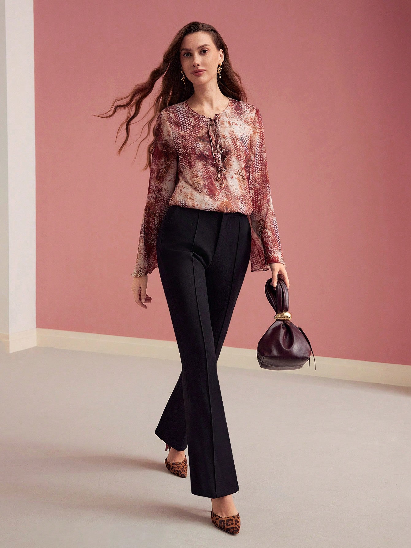 MOTF PREMIUM Blusa con estampado integral y mangas acampanadas, Día de San Valentín