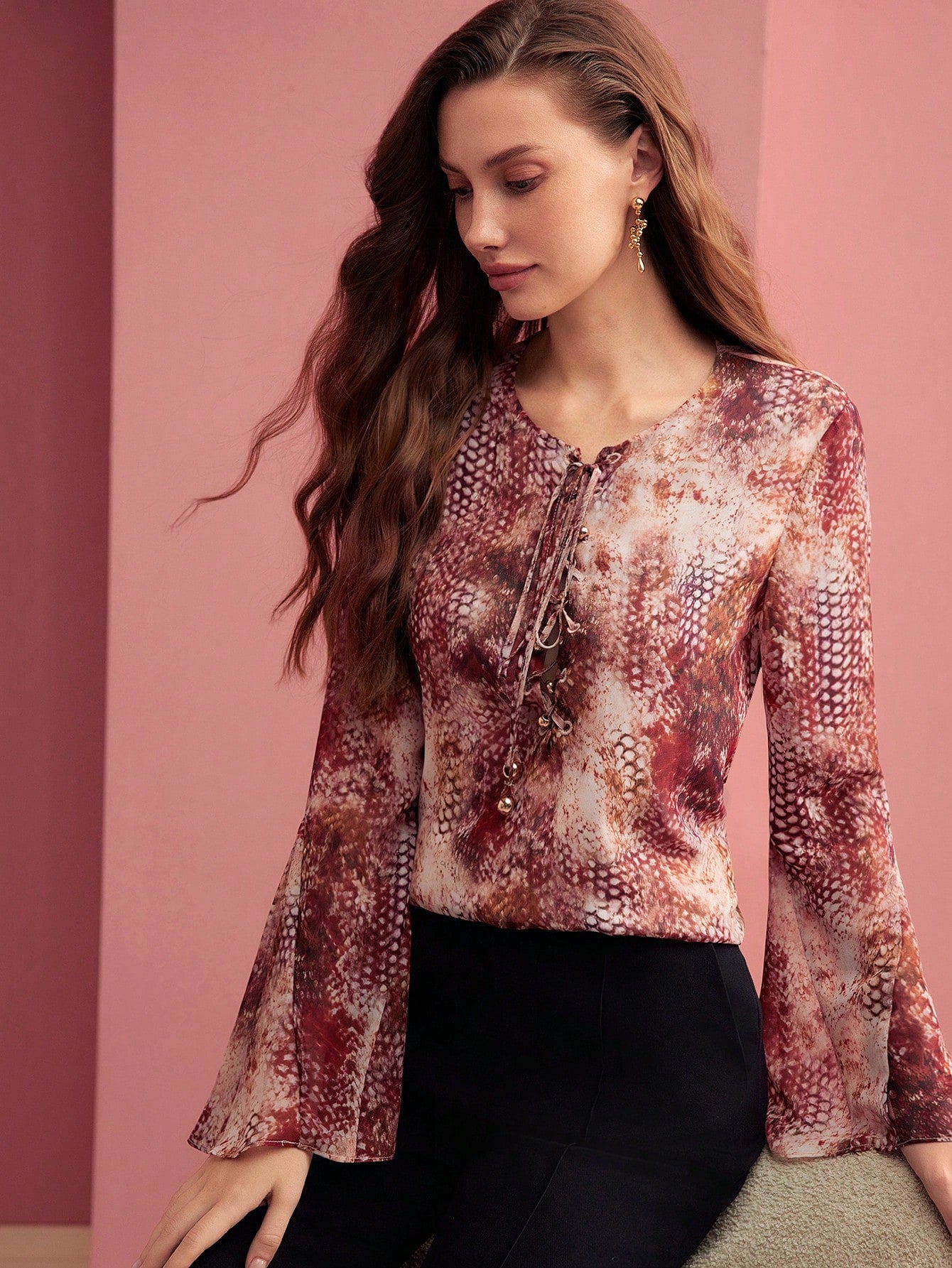 MOTF PREMIUM Blusa con estampado integral y mangas acampanadas, Día de San Valentín