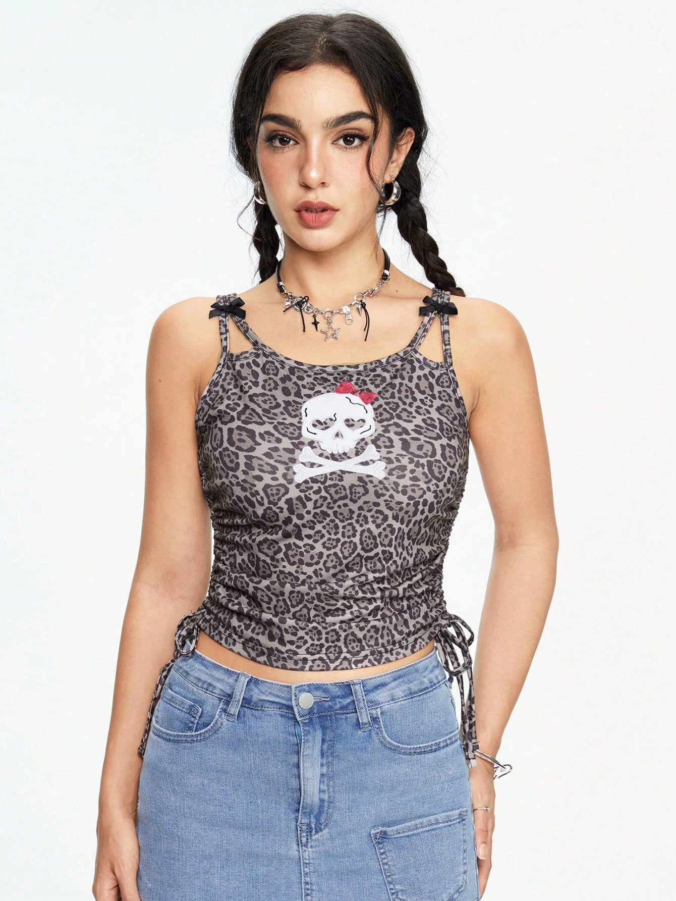 ROMWE Kawaii Top de cuello redondo para mujer con estampado de leopardo de verano Y2K y bordado de cráneo con lazo