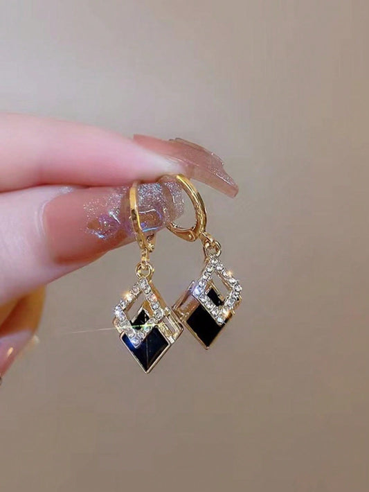 1 par de pendientes de clip elegantes con diseño rómbico, pendientes de moda y personalidad, aptos para el uso diario de las mujeres