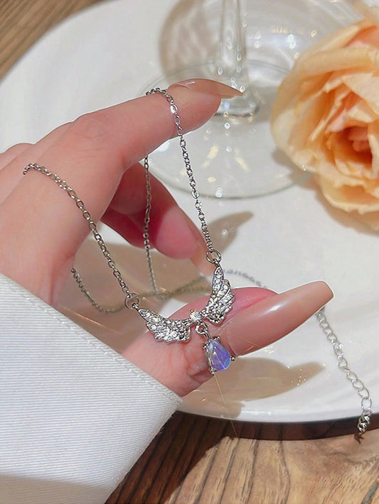 1 pieza Collar con colgante de alas de mariposa brillante, diseño delicado, textura de alta calidad, gargantilla versátil para mujeres