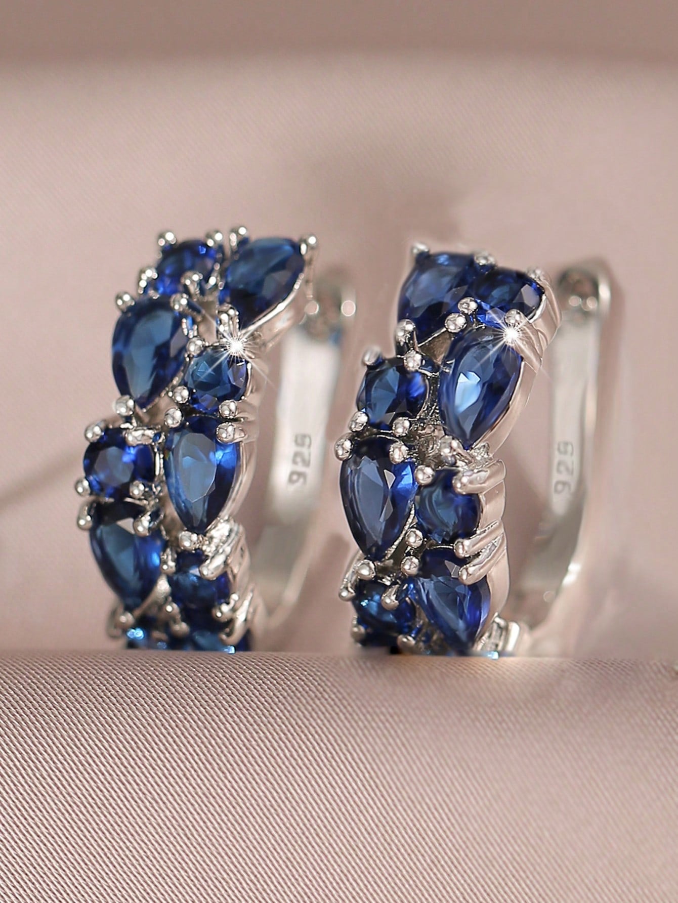 1 par de aretes de moda "Mona Lisa" engastados con zirconia azul para mujer, niña, diario, viaje, banquete, fiesta de graduación, boda, joyería de regalo