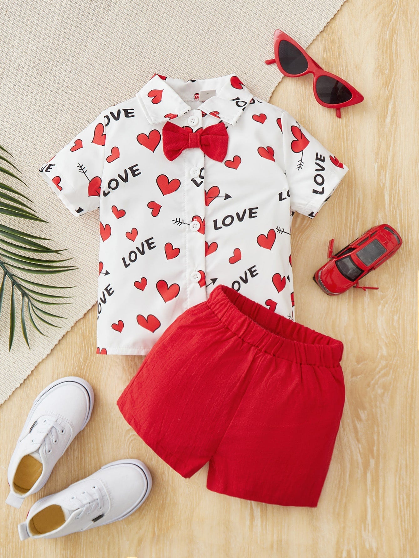 Bebé niño Camisa con estampado de corazón y letra con shorts