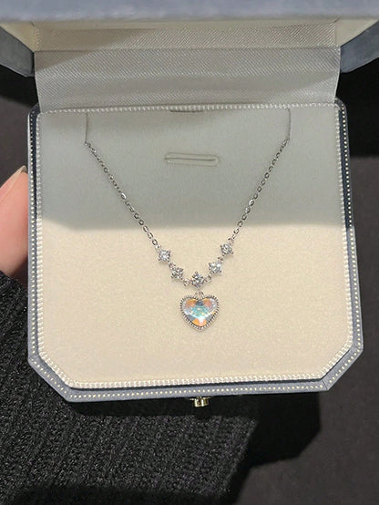 1 pieza Elegante collar de colgante con forma de corazón de diamantes de imitación Soñador y dulce para mujeres, regalo de fiesta de banquete y cita