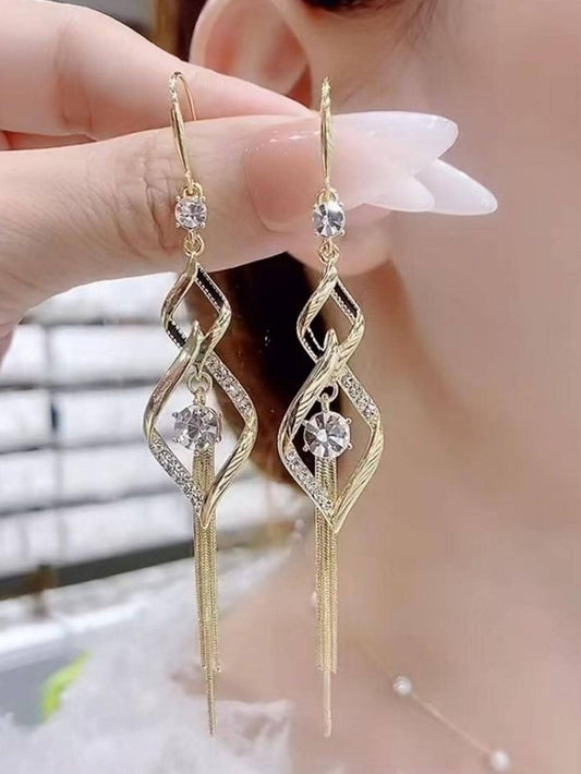 Pendientes largos con diseño de diamante de imitación