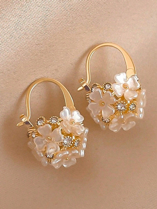 1 Par De Aretes De Lujo Con Bola De Flor De Concha Para Mujeres Que Pueden Usarse A Diario