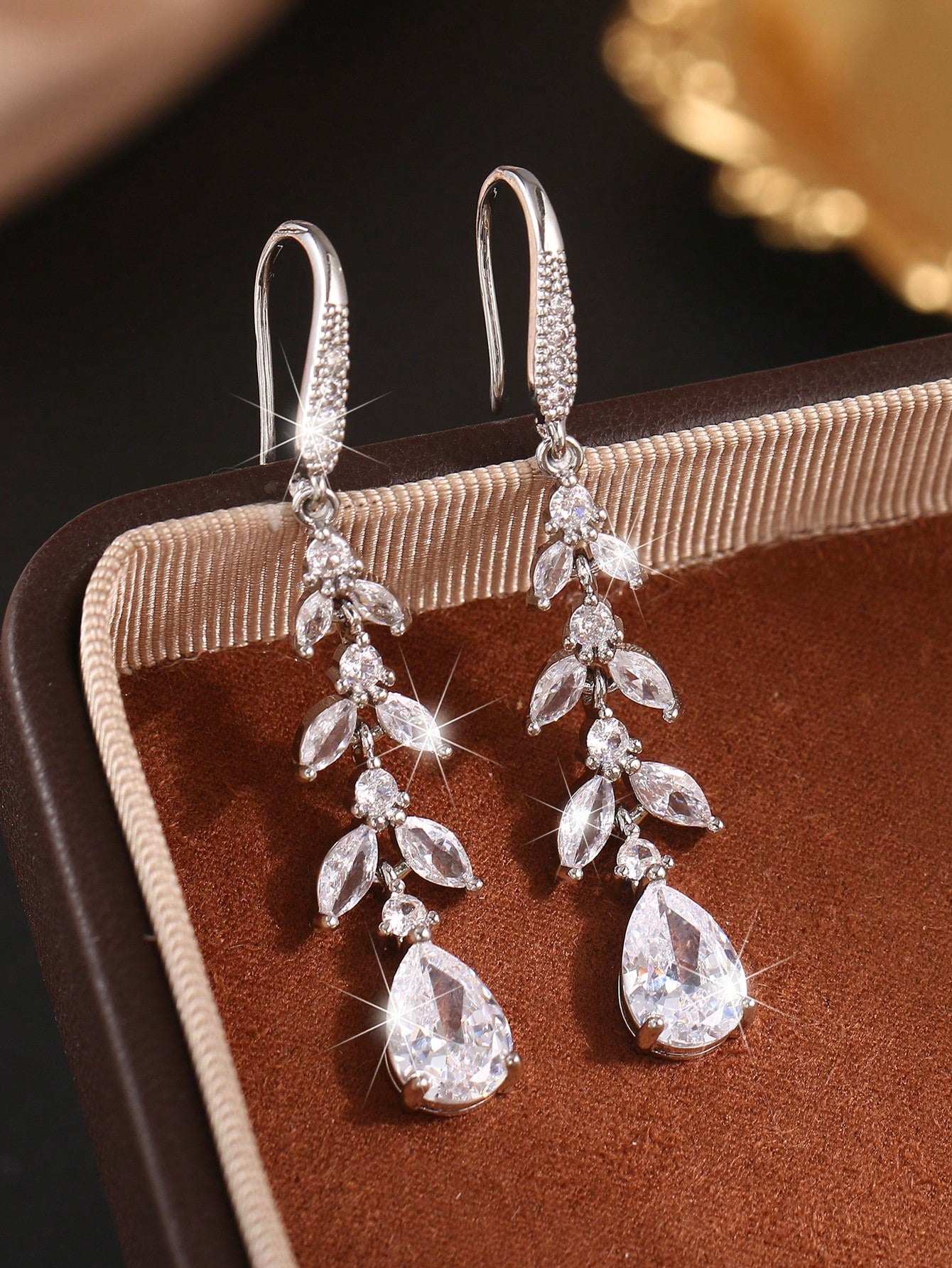 2 piezas Pendientes colgantes largos con hoja, chapados en plata con circonita cúbica, pendientes de lujo para novia, boda, joyería de compromiso, aniversario, regalo para novia, esposa, pareja, San Valentín