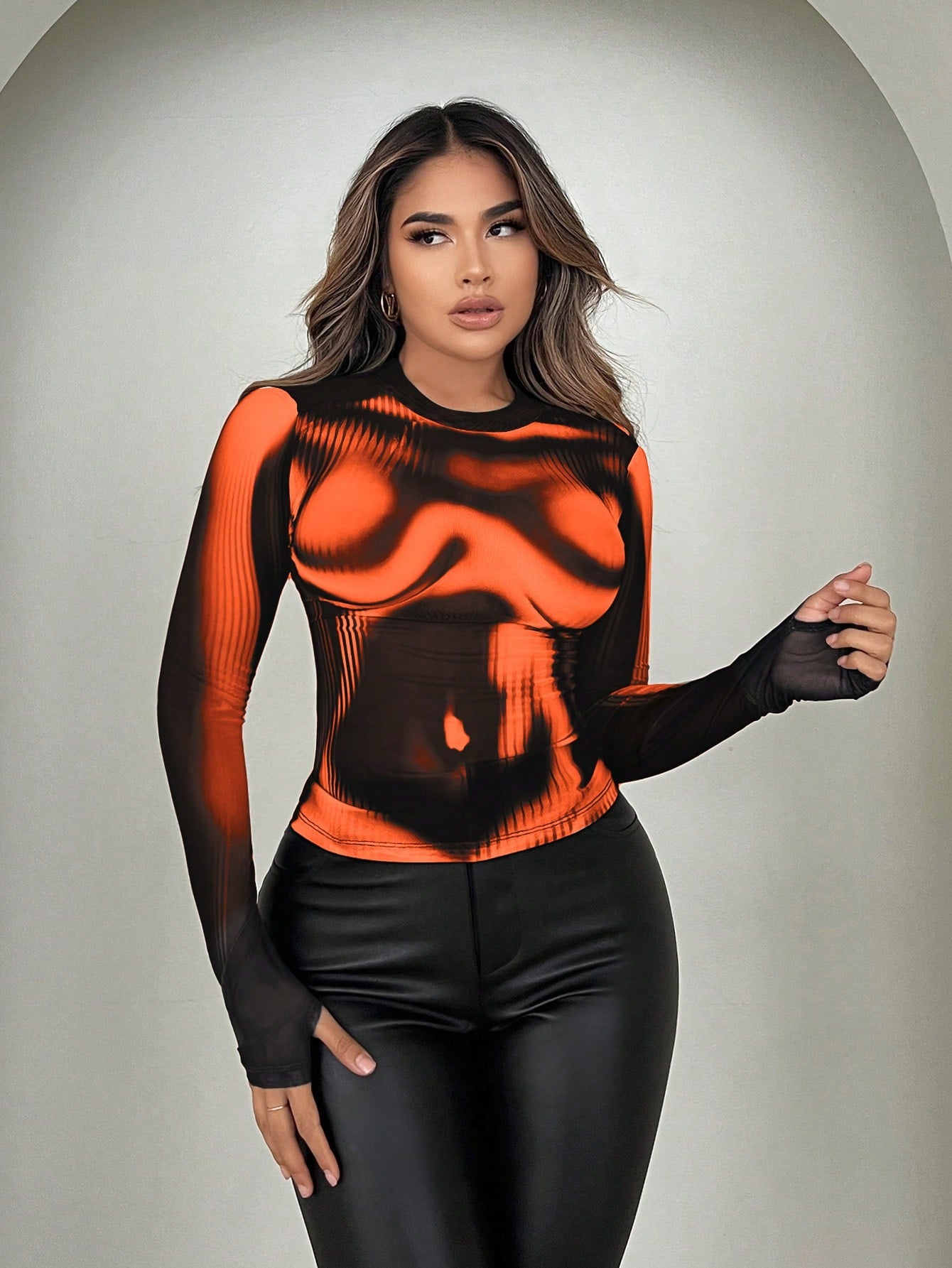 SHEIN SXY Camiseta Ajustada De Cuerpo Impreso Para Mujeres