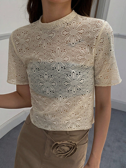DAZY Blusa de manga corta de cuello redondo con encaje jacquard para mujeres en verano
