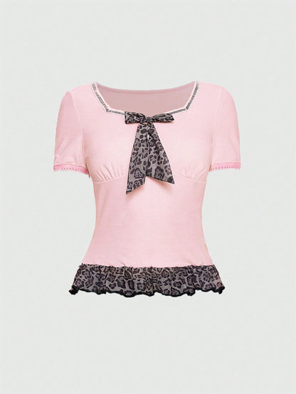 ROMWE Kawaii Camiseta de señora de cuello de escote redondo con detalles de estampado de leopardo y lazo, ajustada en la cintura