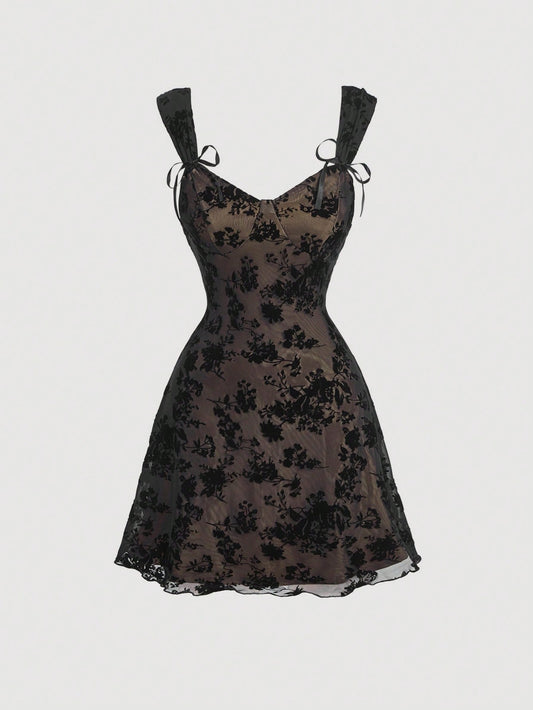 SHEIN MOD Vestido Vintage Negro De Punto Con Tela De Malla Y Escote Corazón Ajustado Para Mujeres, Atuendos De Concierto