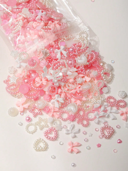 50 piezas Ornamentos de manicura de uñas de resina mezclados de varios modelos en rosa y blanco con diamantes de imitación en forma de perla Y2K, corazón, lazo, copo de nieve, brillo