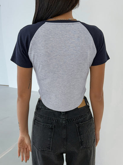 DAZY Camiseta con estampado de letra en contraste de manga raglán