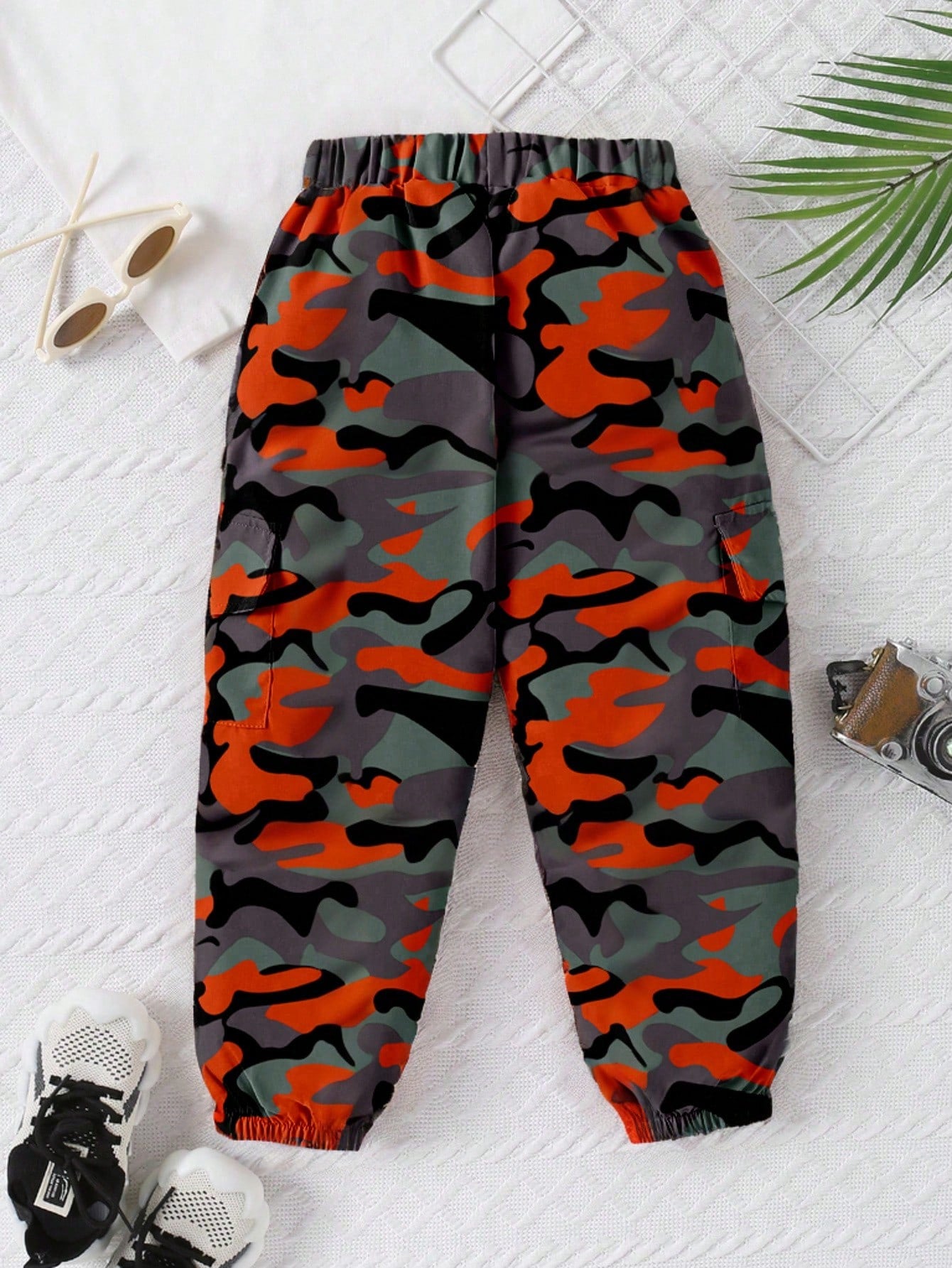 SHEIN Pantalones jogger informales con cintura con cordón y estampado de camuflaje para niña joven, temporada de otoño