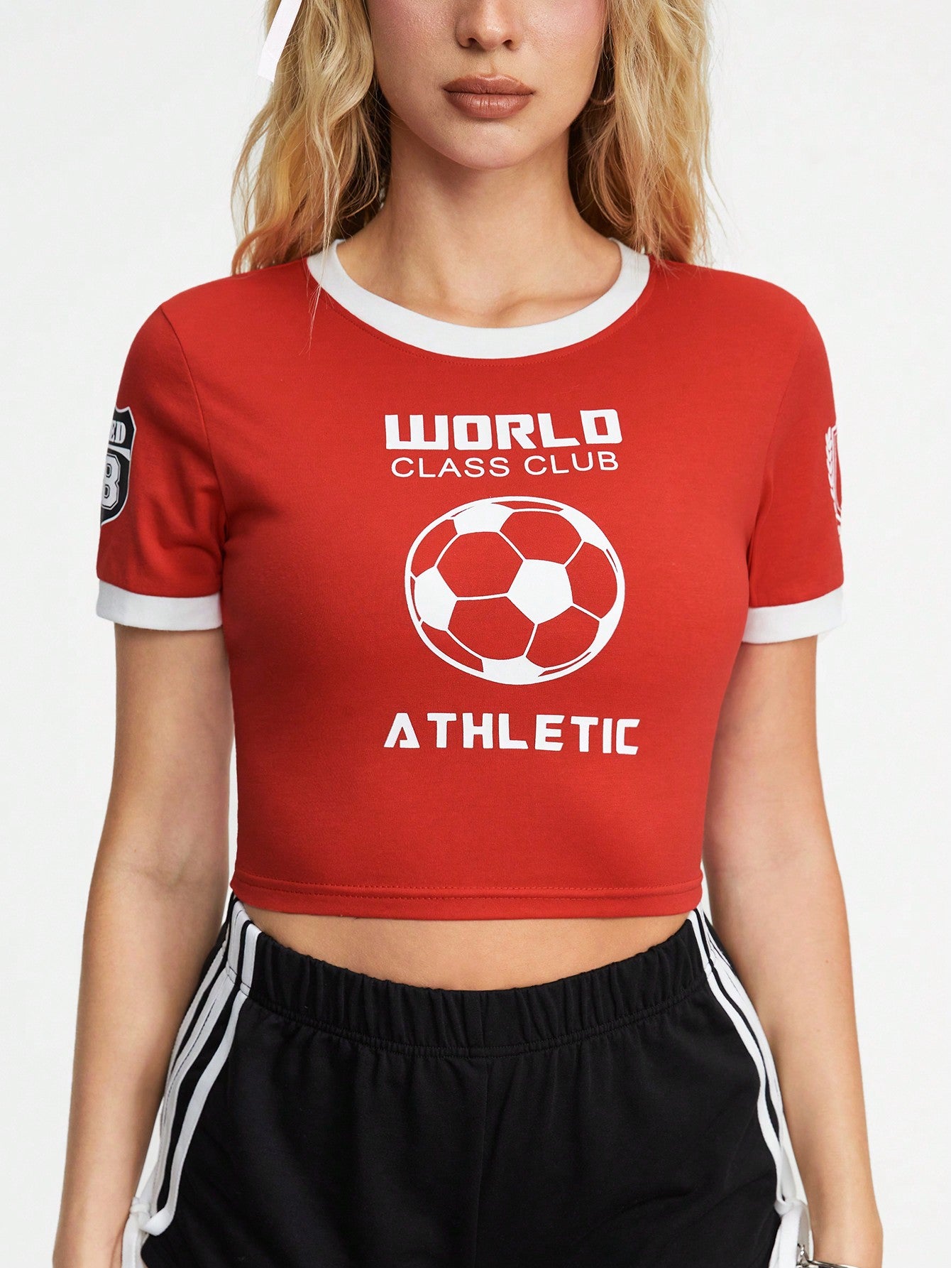 ROMWE Kawaii Top corto de manga corta con cuello redondo para mujer con estampado de letra y pelota de fútbol para verano