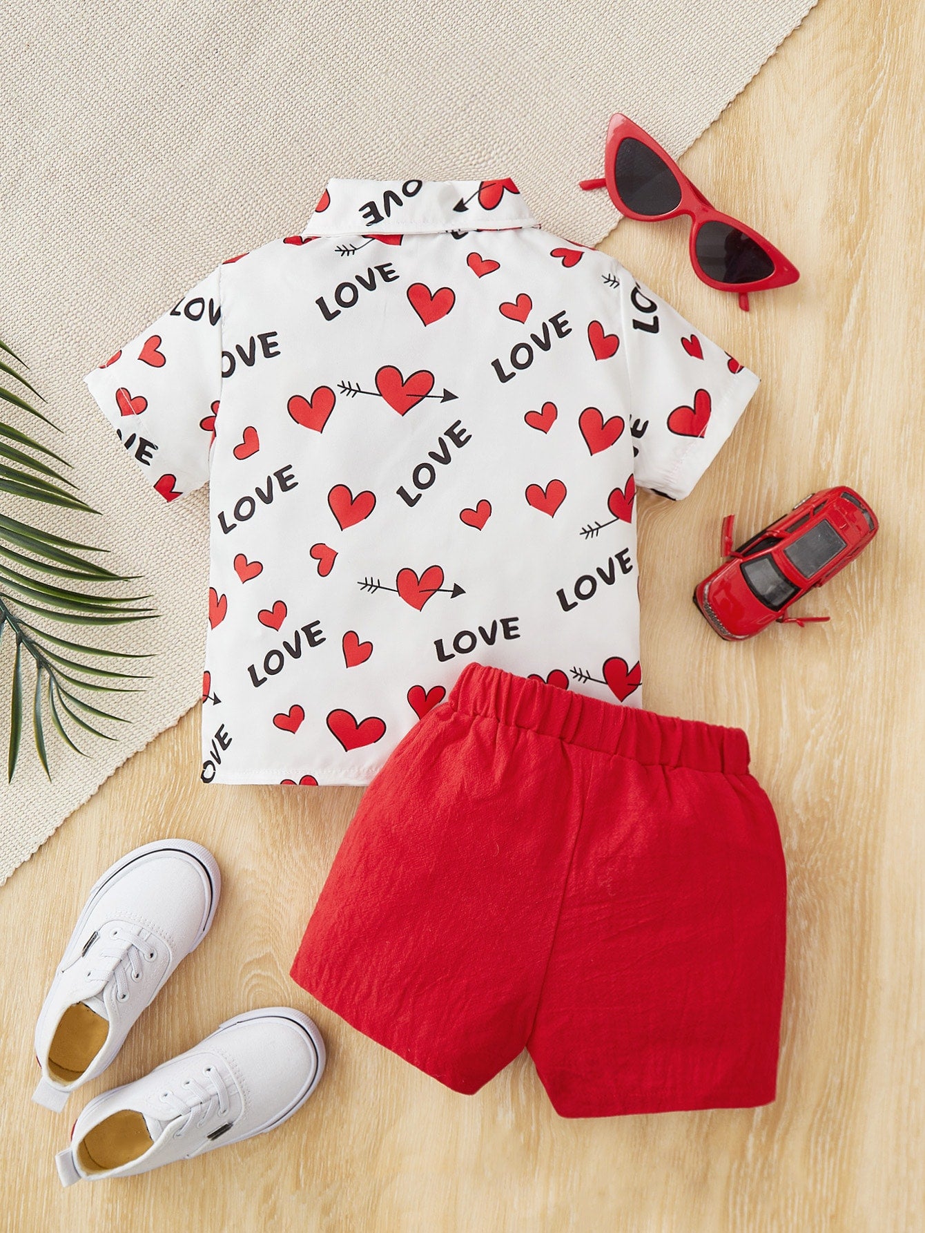Bebé niño Camisa con estampado de corazón y letra con shorts