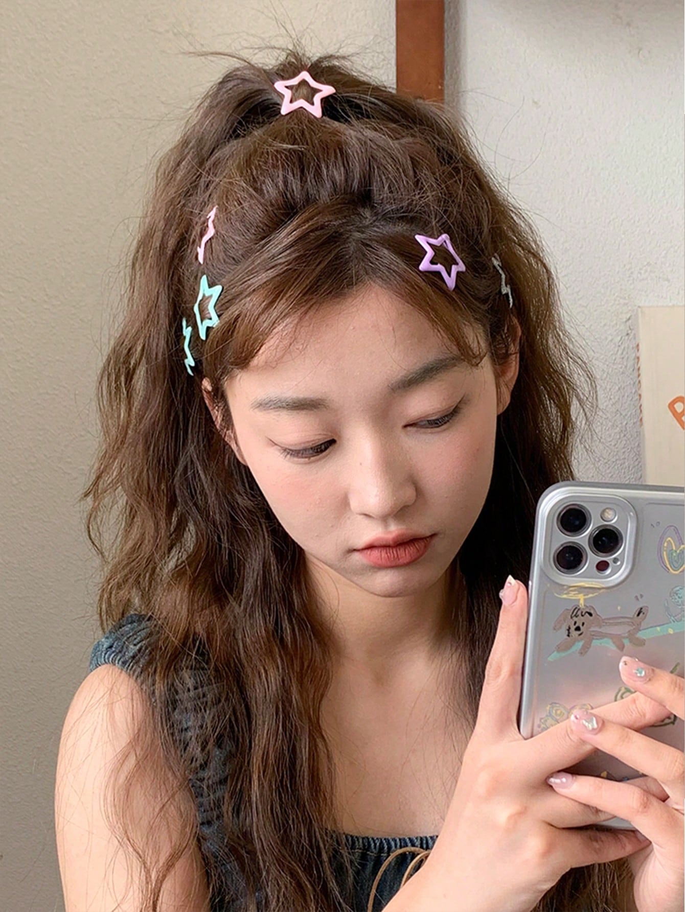 DIYPLUS 10-25 piezas Pasadores de pelo con diseño de estrellas de colores aleatorios, accesorios de pelo estrellas lindos y a la moda para niñas, adecuados para la escuela.