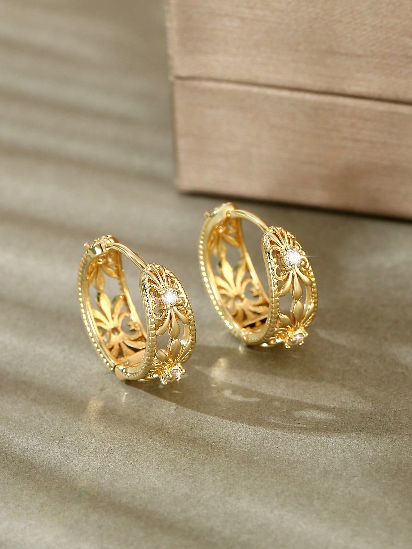 1 Par De Elegantes Pendientes De Círculos Geométricos Con Incrustaciones De Cobre Y Strass, Perfectos Para Una Cita O Como Regalo