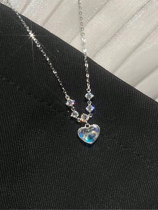 1 pieza Elegante collar de colgante con forma de corazón de diamantes de imitación Soñador y dulce para mujeres, regalo de fiesta de banquete y cita