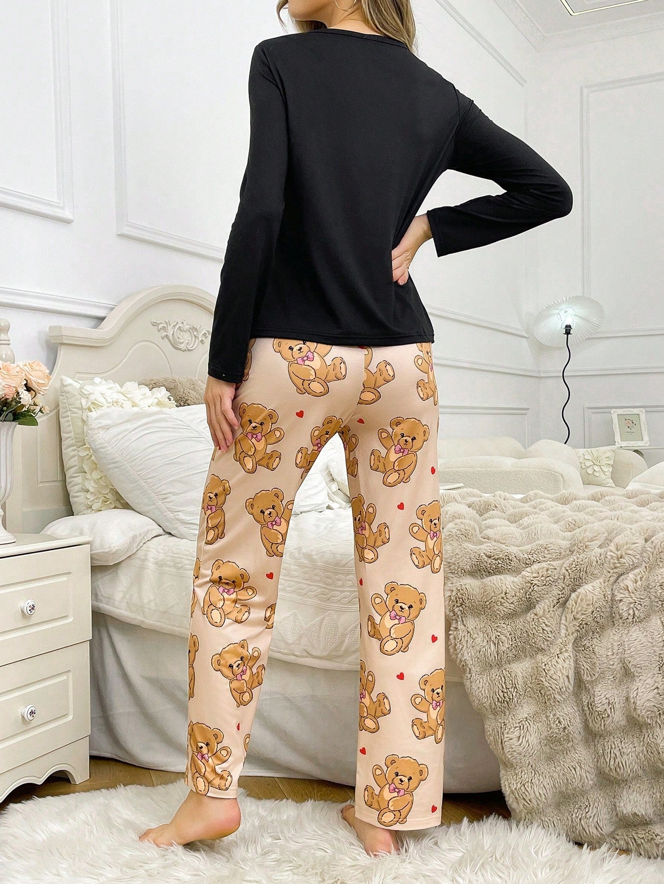 Conjunto de pijama de mujer con top de manga larga y pantalones con estampado de oso de dibujos animados, corazón y letras