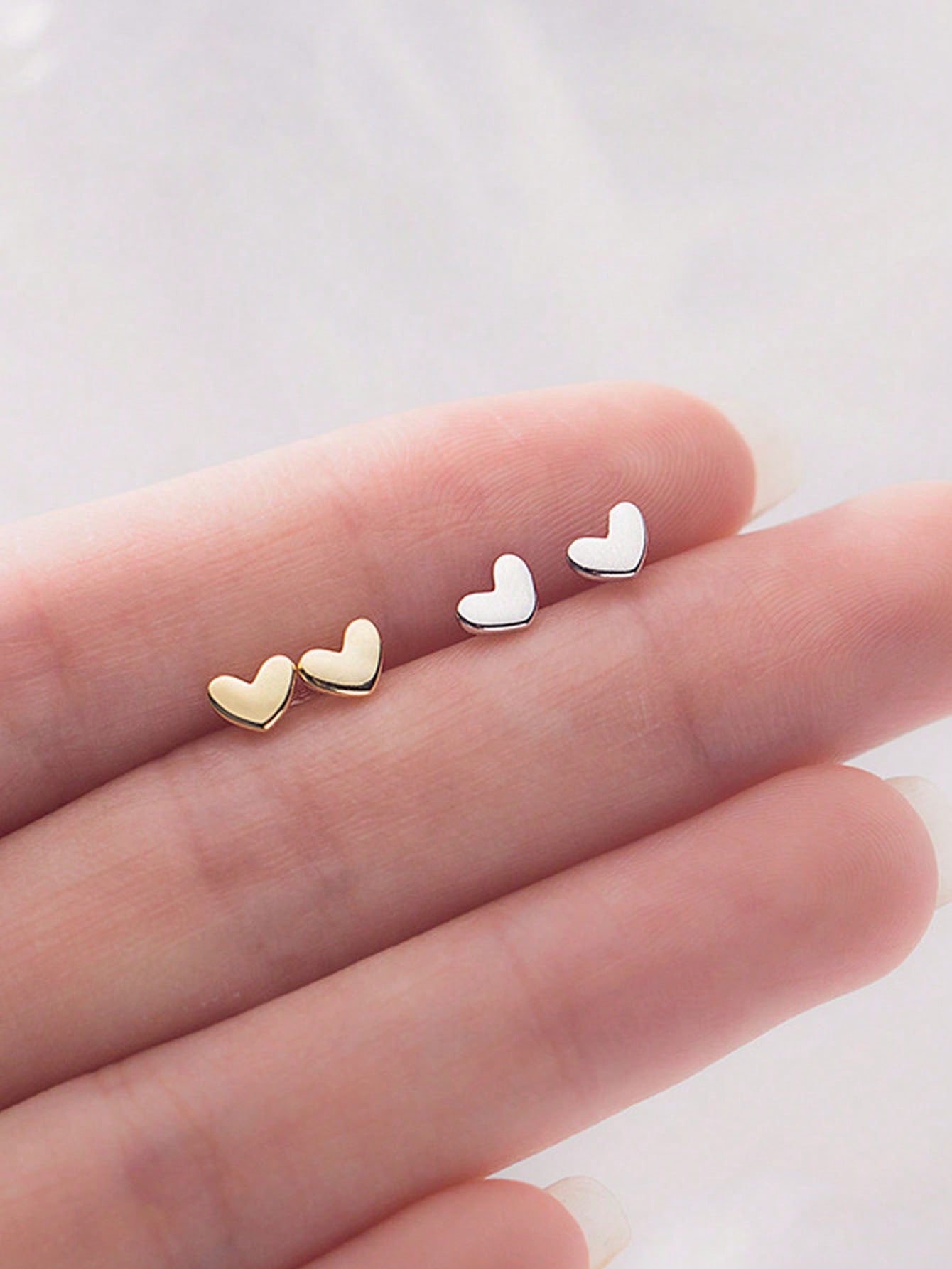 2 pares de pendientes delicados con forma de corazón pequeños, adecuados para niñas, regalo de cumpleaños