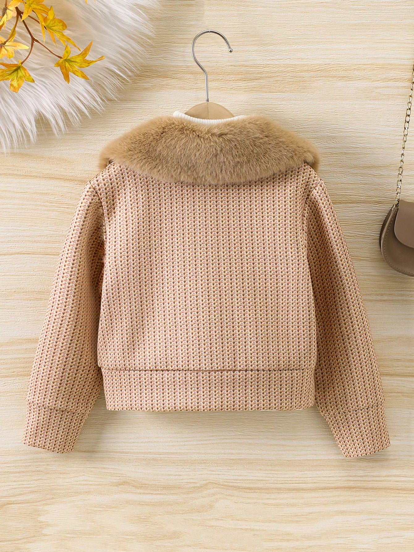 SHEIN Chica Joven Cazadora cuello de borreguito con diseño de solapa con botón delantero sin jersey