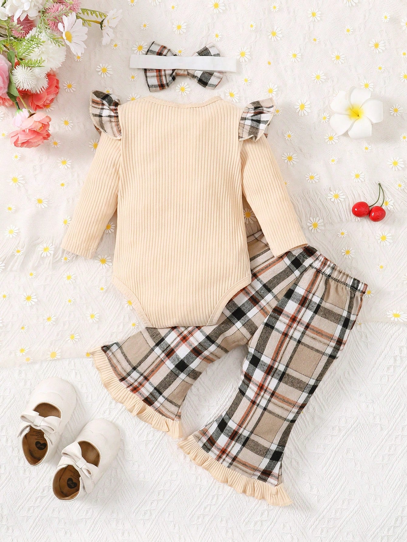 Bebé niña con estampado de slogan ribete con fruncido Body & de cuadros con lazo delantero Pantalones acampanados con banda cabeza