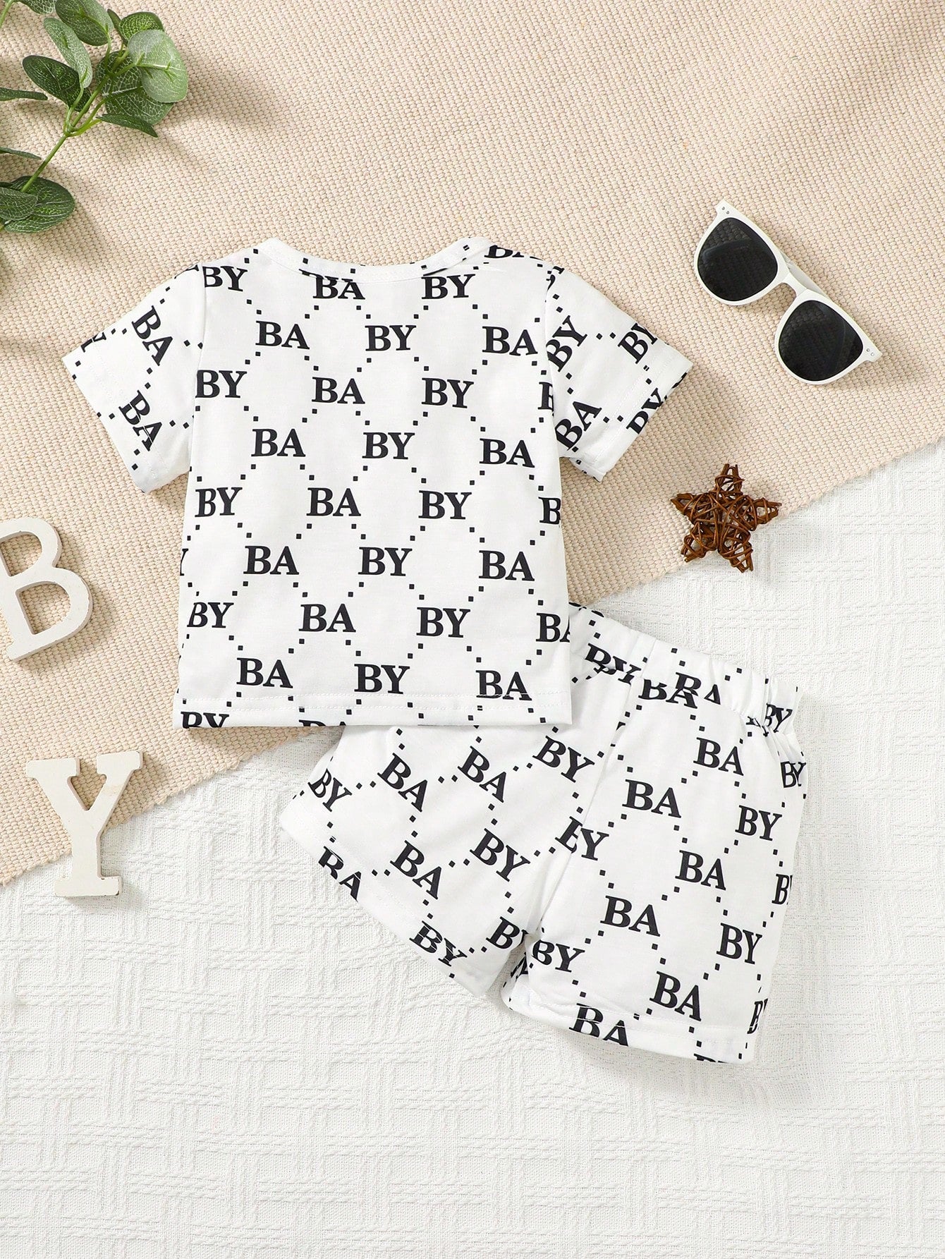 Bebé niño Conjunto shorts con camiseta con estampado de rayas y letra