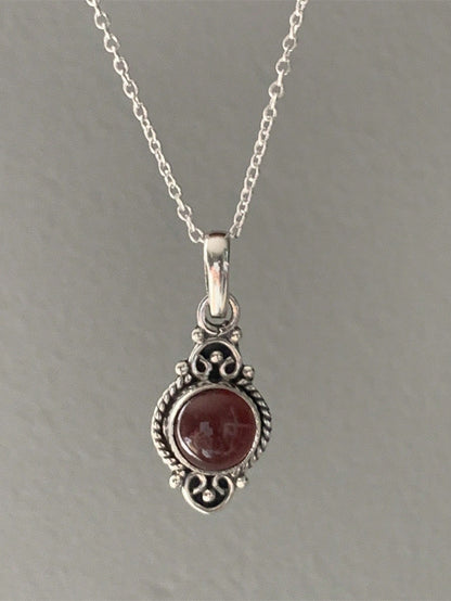 1 Pieza Collar Colgante De Granate Bohemio Vintage Para Mujer Con Diseño Creativo Y Hermoso Grabado Rojo, Accesorios De Joyería Personalizados
