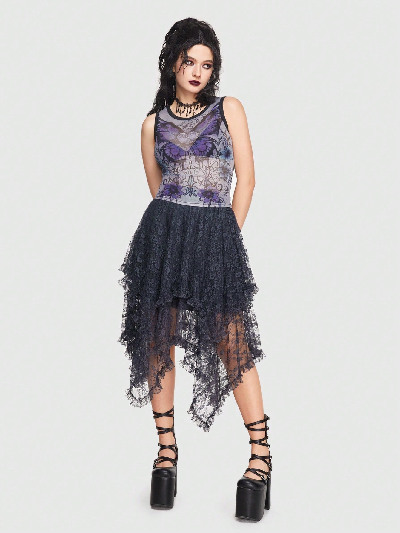 ROMWE Goth Top tank con estampado de mariposa sin sujetador