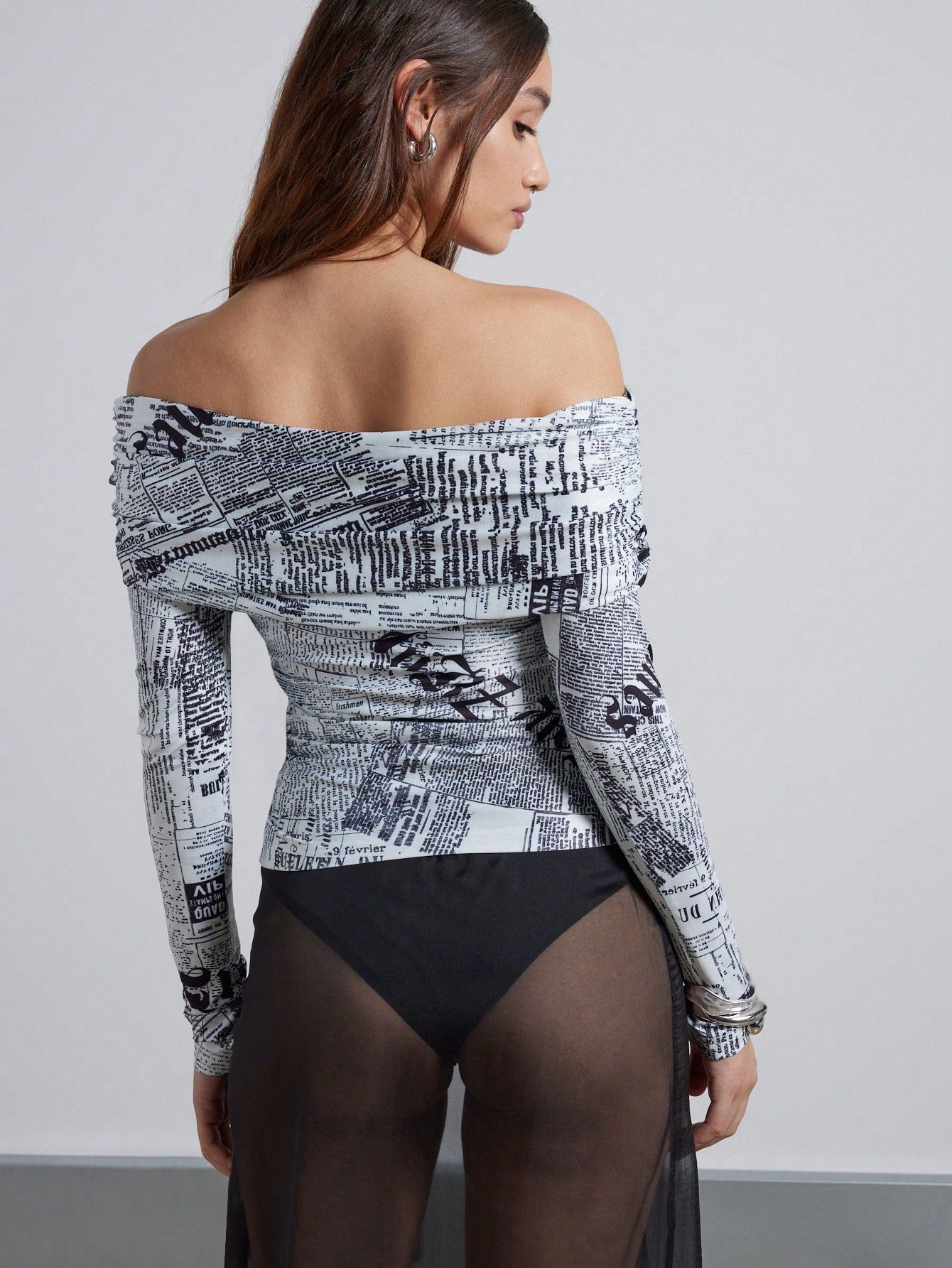 AiiRZ Top con mangas largas arrugado, escote asimétrico y estampado