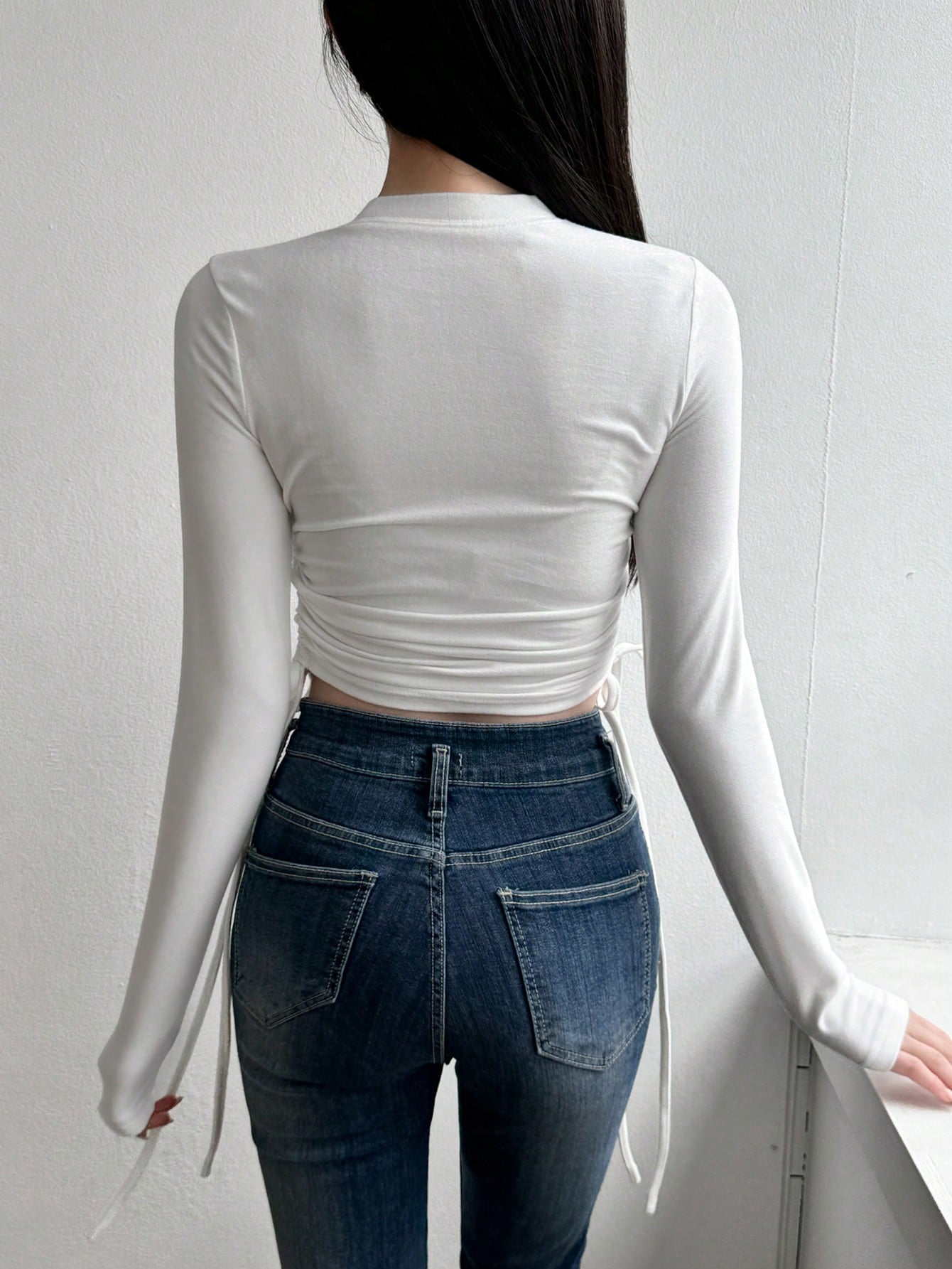 DAZY Camiseta de manga larga con cintura ceñida de color liso para mujer
