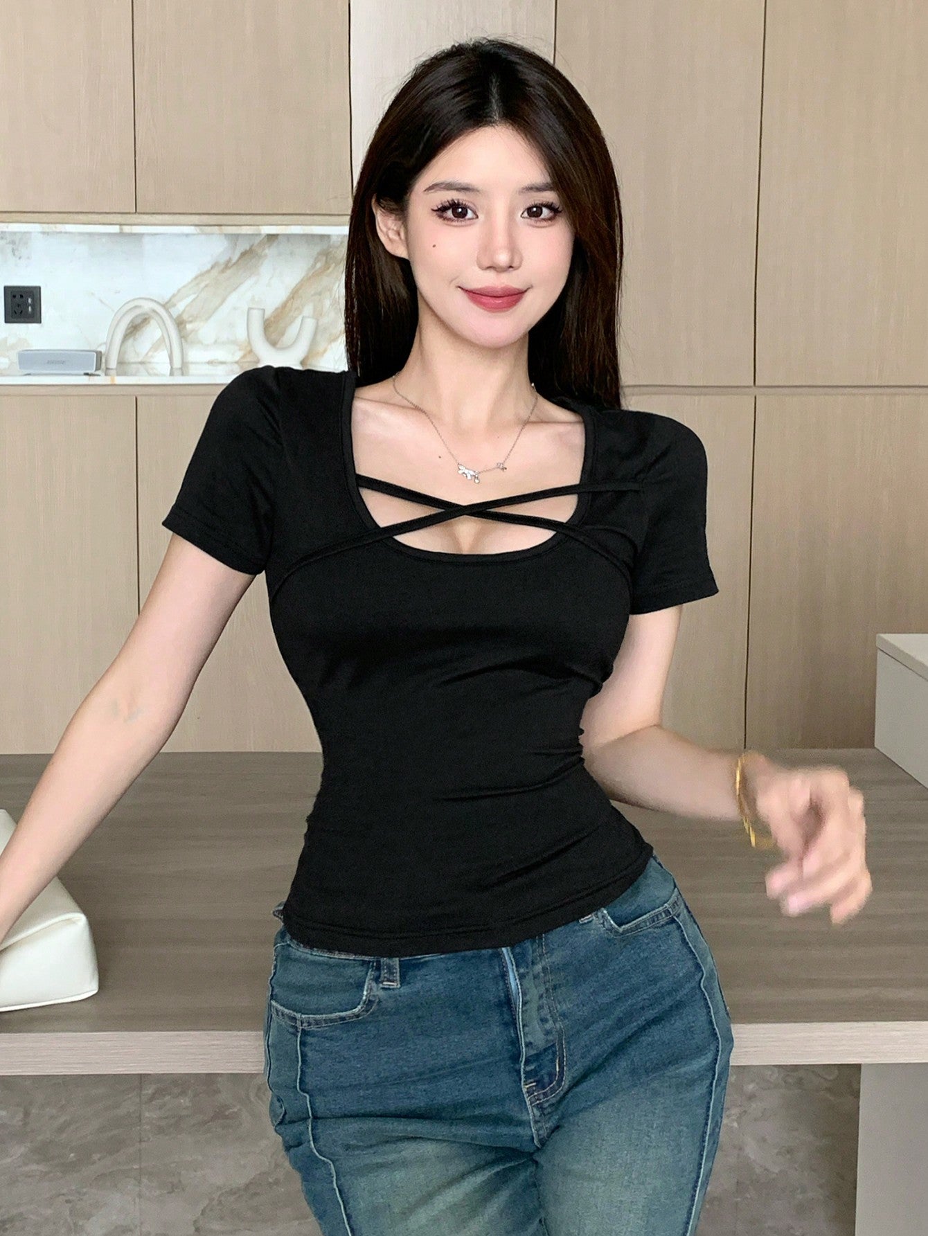 DAZY Camiseta De Mujer Ajustada Con Cuello Cruzado