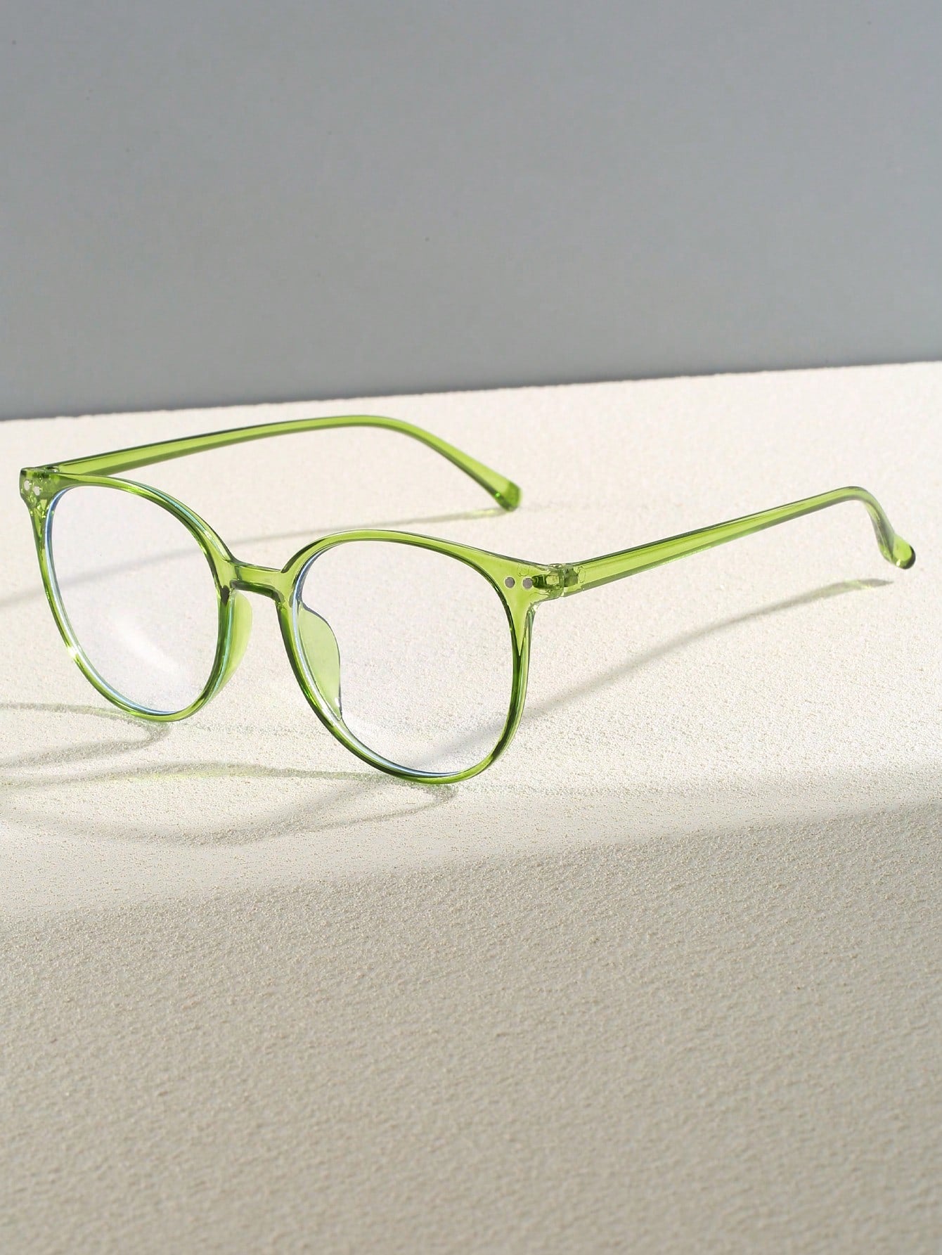 1 par de gafas de moda con lentes redondas y transparentes, adecuadas para combinar a diario y accesorios de vuelta al colegio y playa para mujeres