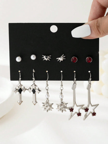 Juego de 6 pares de pendientes con colgantes de diseños góticos oscuros de moda, incluidos estrella, murciélago, corazón con rosa, guitarra, llave, estrella de mar, cuervo y calavera