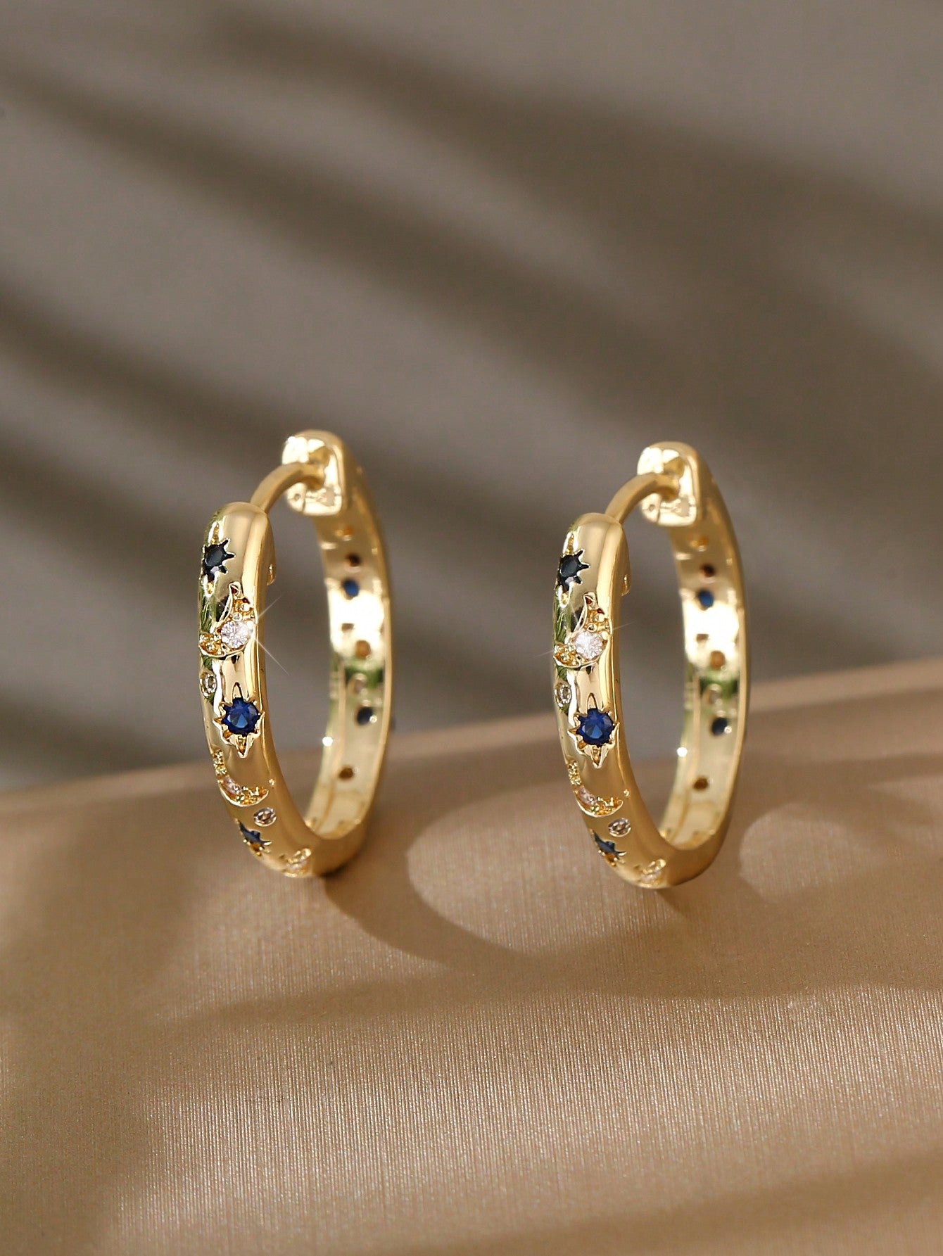 1 Par De Aretes De Aro En Forma De Estrella, Luna Y Redondos, De Cobre De Lujo Con Incrustaciones De Colores Múltiples, El Regalo Perfecto Para Una Cita