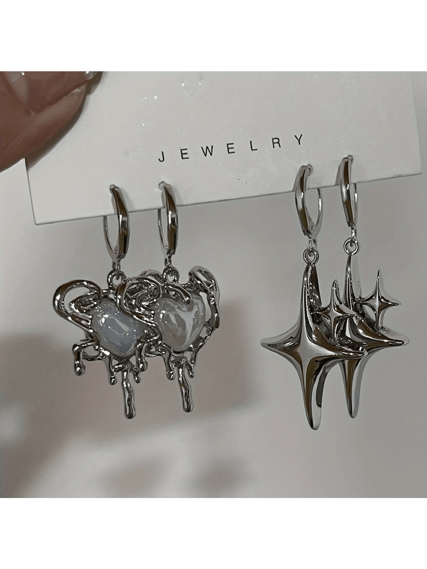 Set de 4 pendientes de gota con diseños de corazón y estrella, un accesorio de joyería con tema Y2K para usar a diario