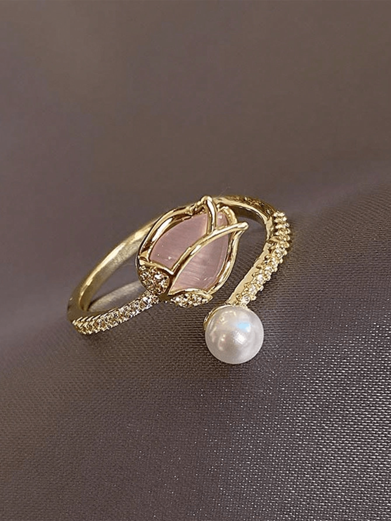 1 Anillo De Forma De Botón De Tulipán Blanco Con Perla Simulada Y Piedra De Ojo De Gato