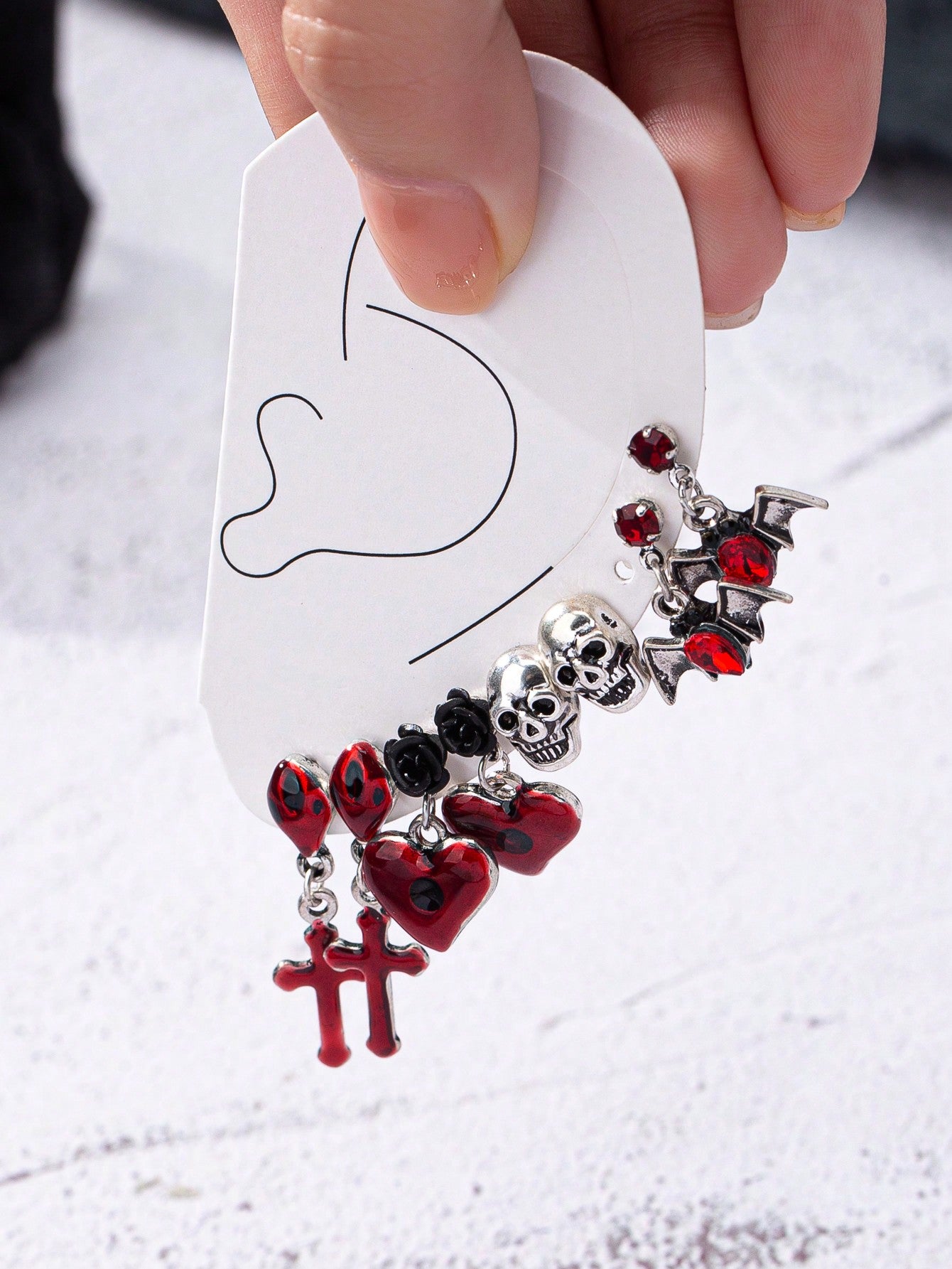 Juego de 8 piezas de aretes góticos de vampiro, conjunto de aretes con cruz roja, corazón, calavera y murciélago para mujeres en San Valentín