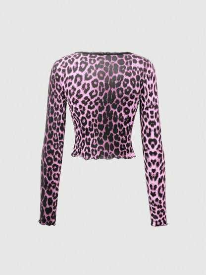 ROMWE Camiseta de manga larga de capa base con cuello en forma de corazón de cinta, parche de encaje y estampado de leopardo