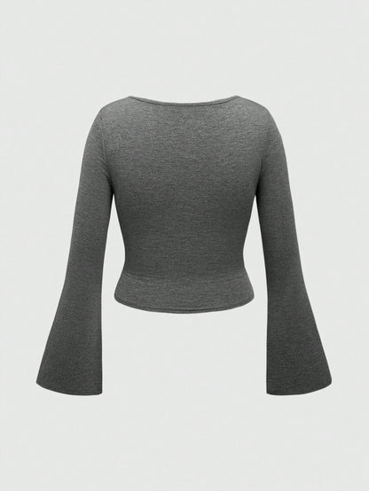 ROMWE Grunge Punk Camiseta de manga larga ajustada con cuello en pico profundo y bajo asimétrico, estilo Y2K elegante para mujer, unicolor, versátil camiseta interior para otoño/invierno
