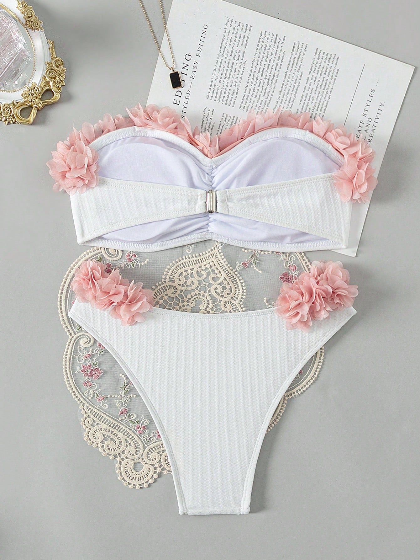 SHEIN Swim Conjunto de bikini con cubrecosturas de contraste y estampado floral para mujer, ideal para el verano y la playa