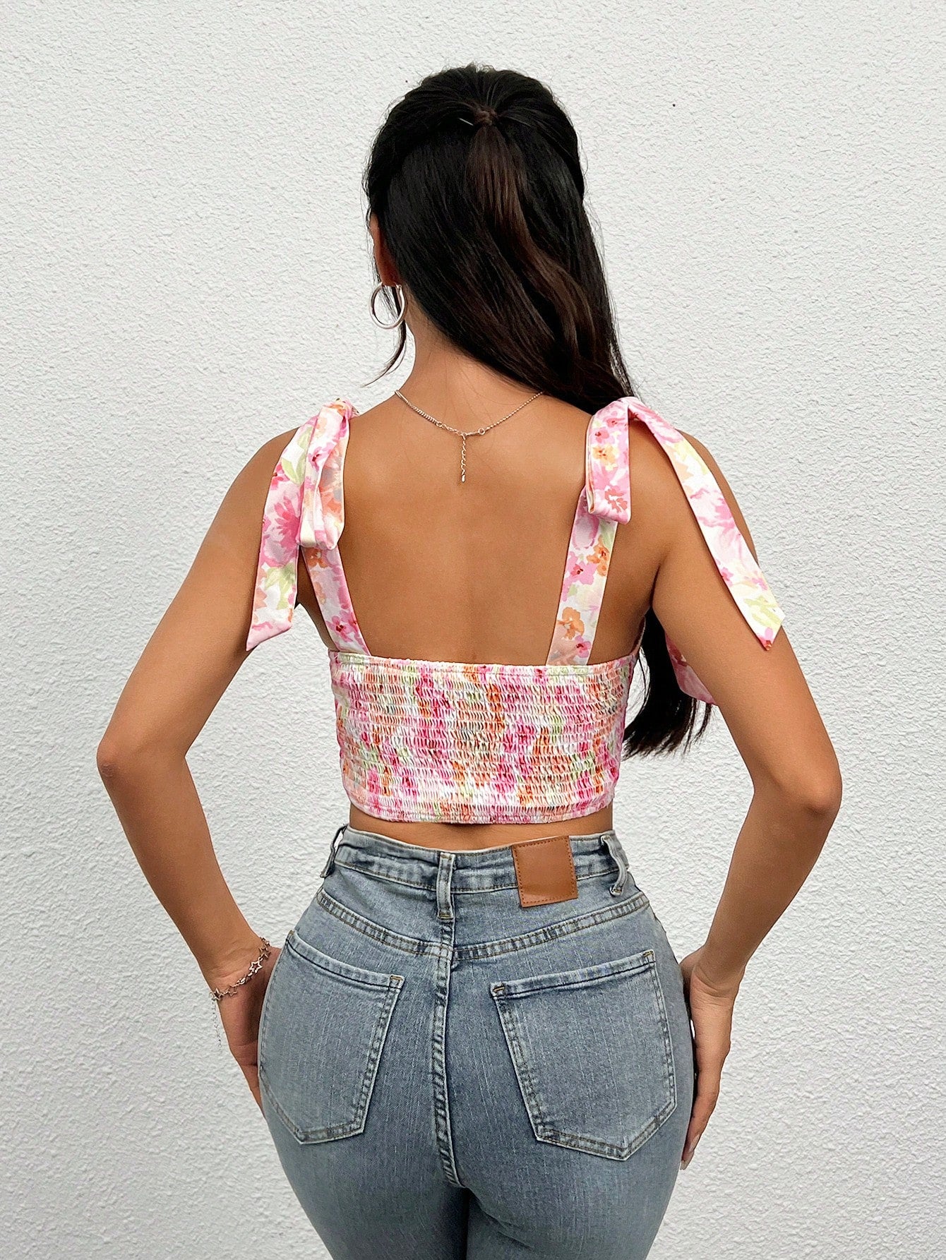 SHEIN PETITE Top De Tirantes Con Estampado Floral, Dobladillo Asimétrico Y Corbata En El Hombro
