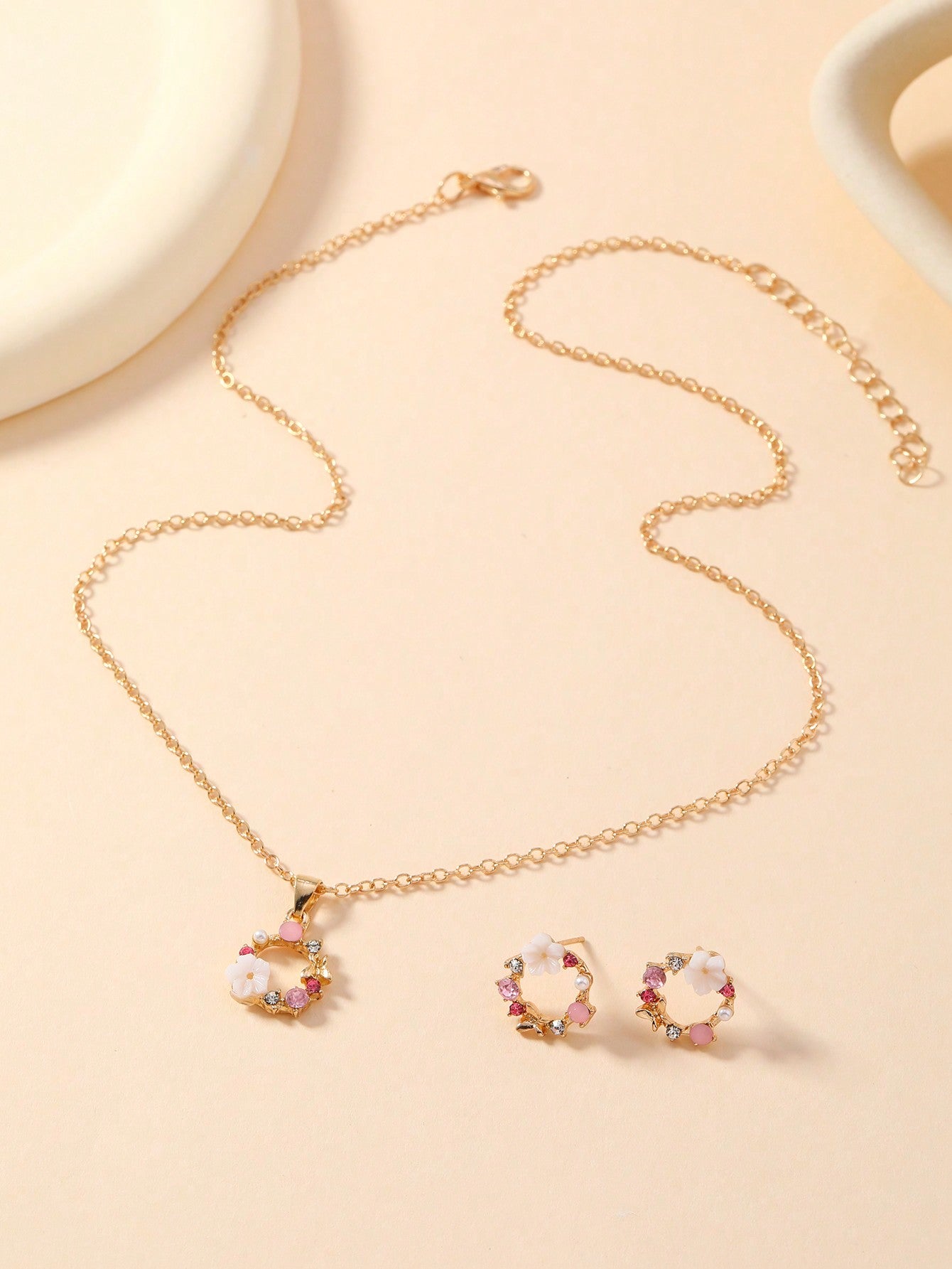 1 set: 1 pieza de aretes con flores + 1 pieza de collar - Conjunto de 3 piezas de aretes, colgante y collar de flores simples para mujer, adecuado para ocasiones casuales diarias y de citas