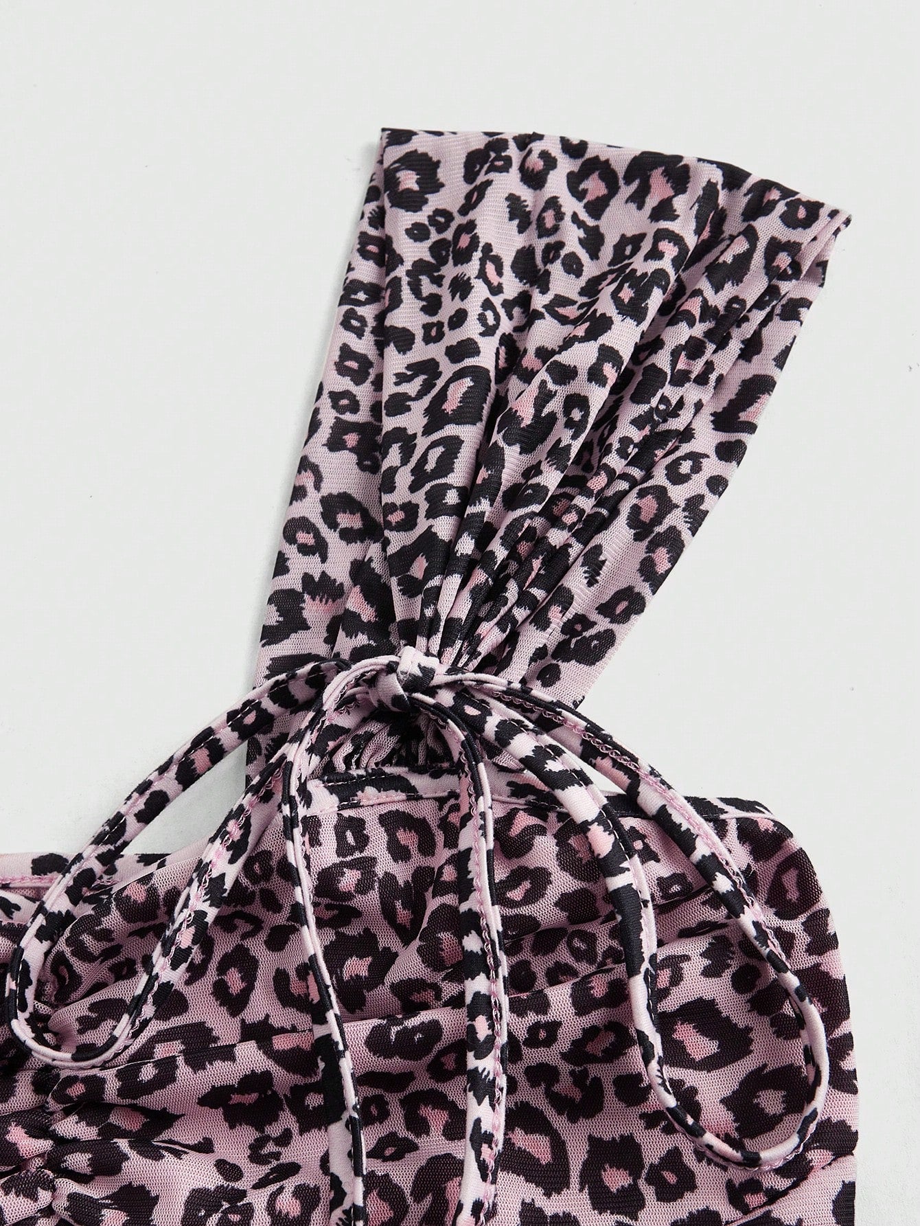 ROMWE J-Fashion Top de tirantes con estampado de leopardo sexy para mujer, cuello corazón con escote pronunciado, cordones con lazo, malla elástica apretada, adecuado para mujeres maduras, atractivas y versátiles, escuela