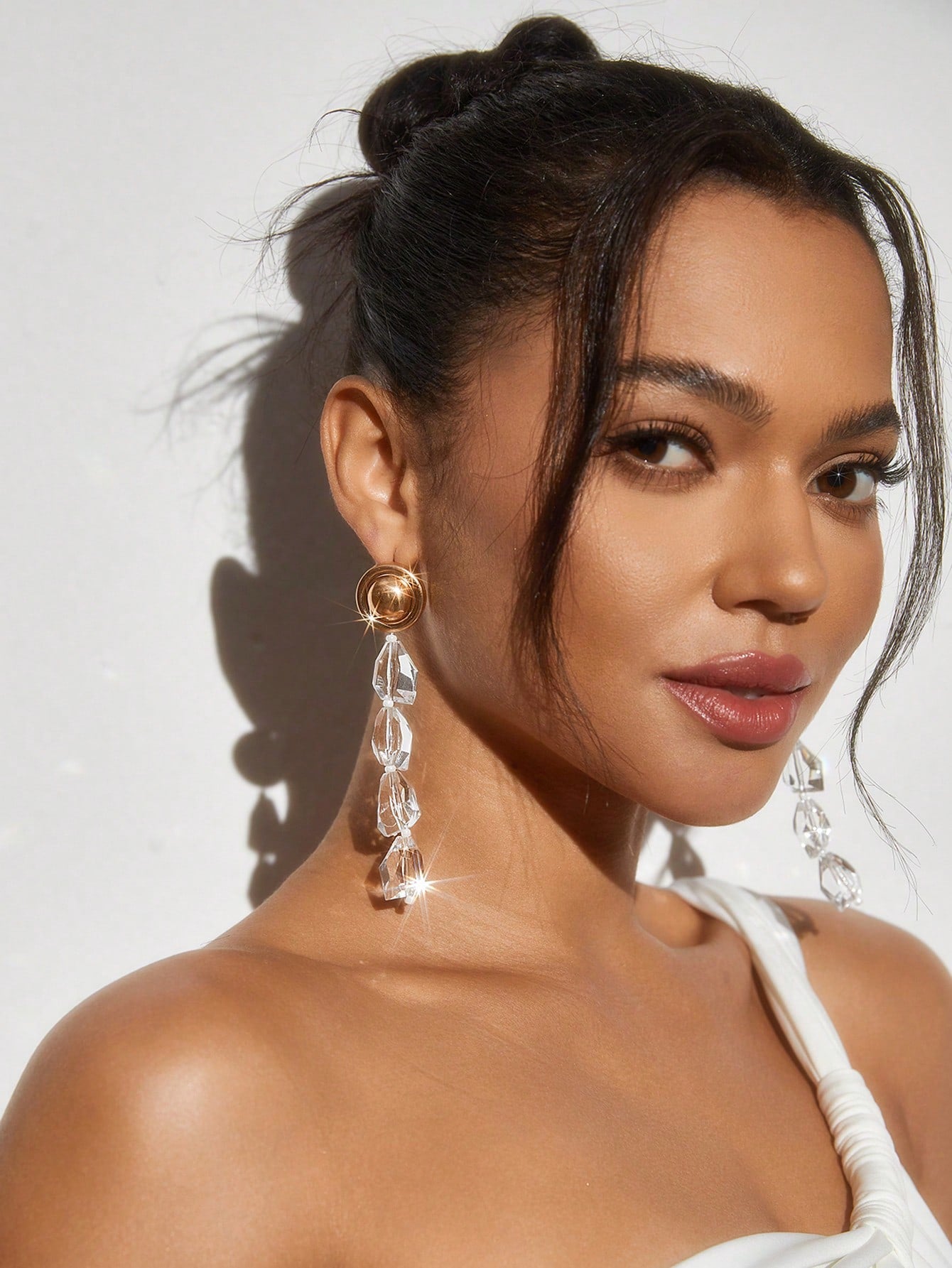SHEIN BAE Pendientes colgantes transparentes, adecuados para uso diario, cita, vacaciones o bodas para mujeres