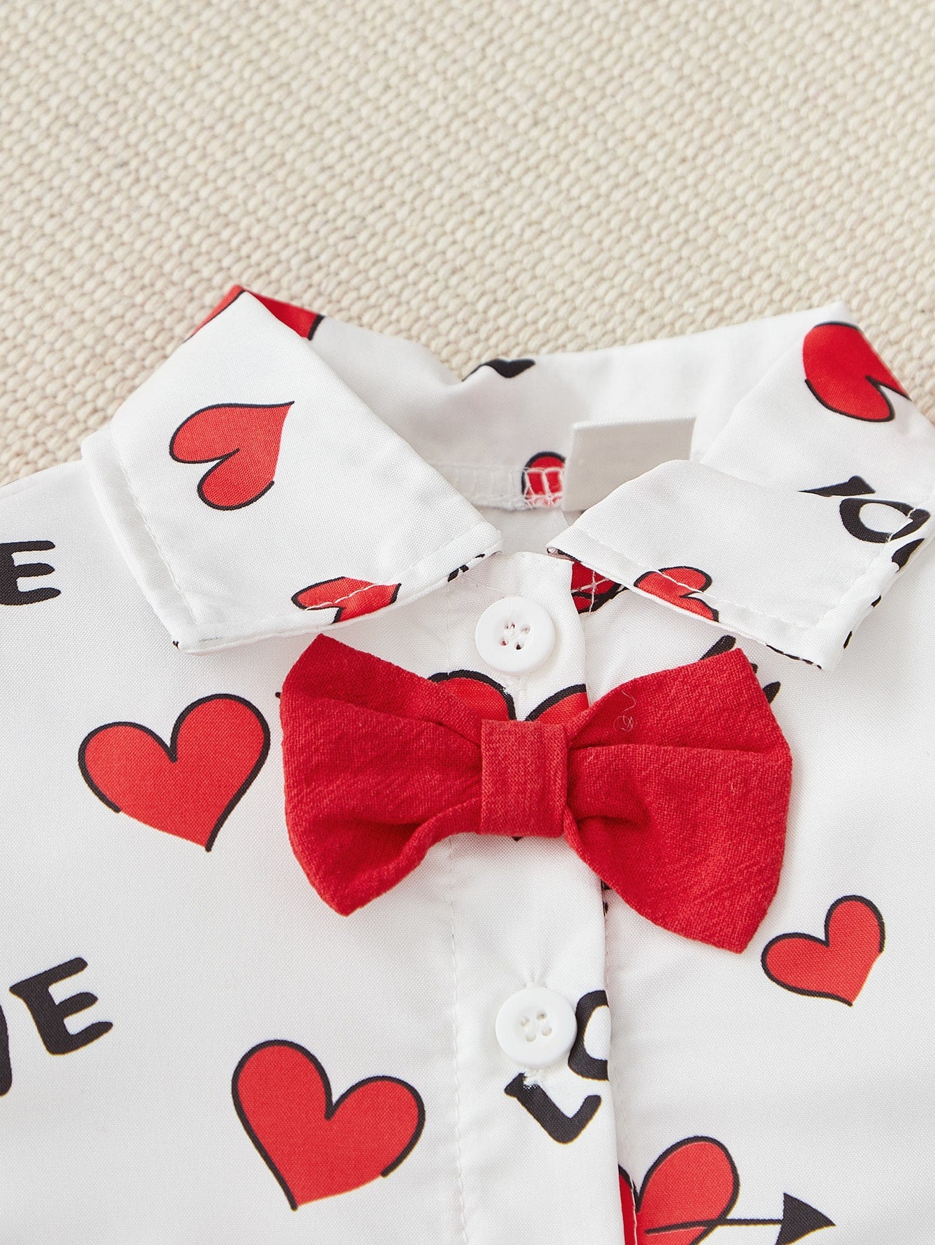 Bebé niño Camisa con estampado de corazón y letra con shorts
